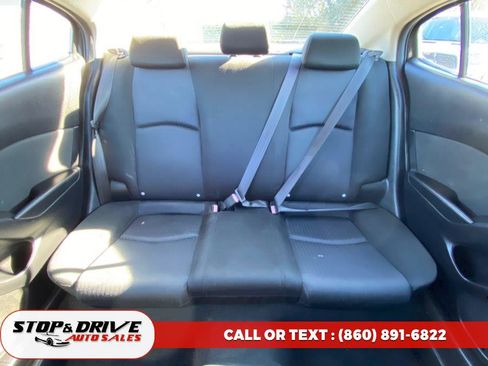 Used 2015 MAZDA MAZDA3 i SV image 18