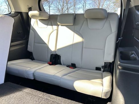 Used 2023 Kia Telluride EX image 12