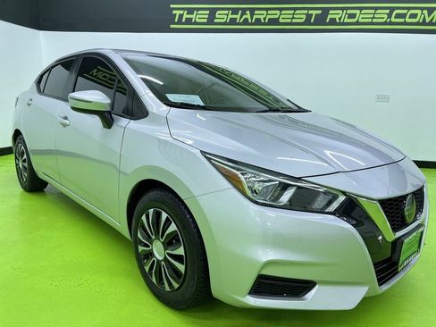 Used 2021 Nissan Versa SV FWD image 2