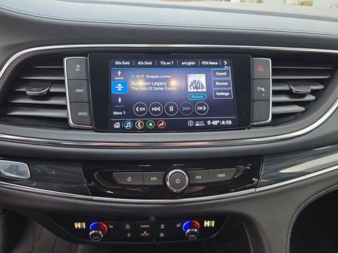 Used 2020 Buick Enclave Essence w/ Sound and Sites Package image 18