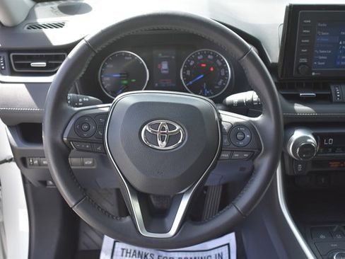 Used 2022 Toyota RAV4 XLE Premium image 20