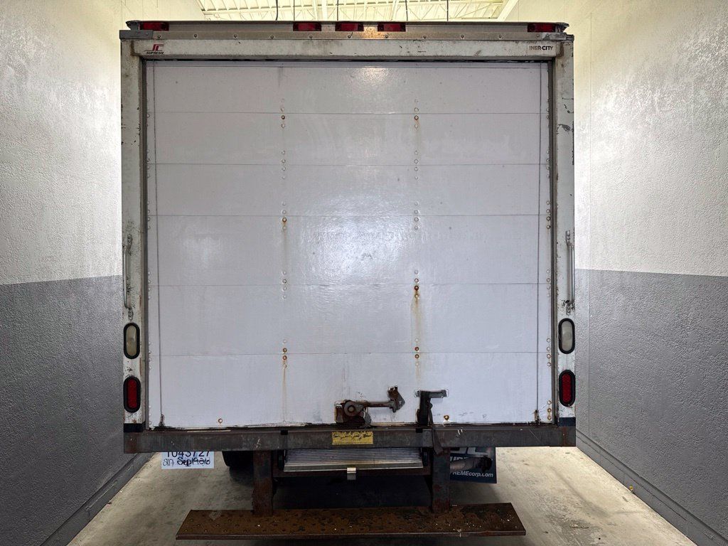 Used 2011 Chevrolet Express 3500 Extended RWD image 18