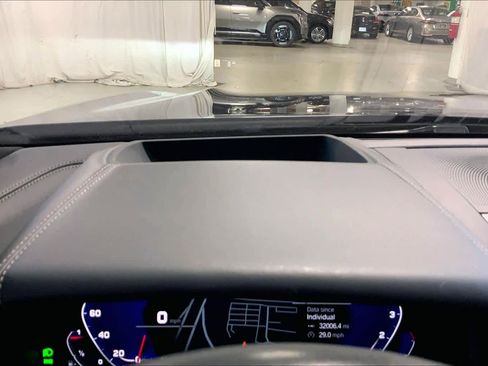 Certified 2023 BMW ALPINA B8 xDrive Gran Coupe AWD/4WD image 33