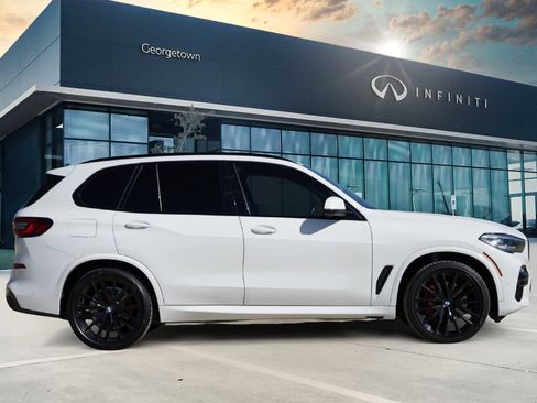 Used 2021 BMW X5 sDrive40i w/ M Sport Package image 2