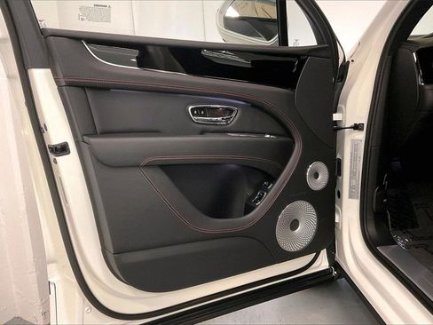 New 2025 Bentley Bentayga image 19