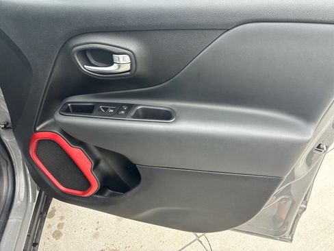 Used 2022 Jeep Renegade Trailhawk AWD/4WD image 20
