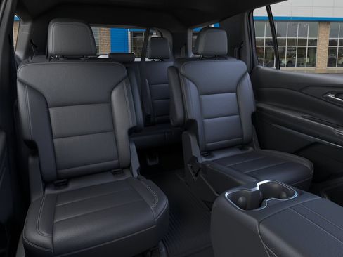 New 2027 Chevrolet Traverse LT w/ Sun and Wheel Package FWD image 17