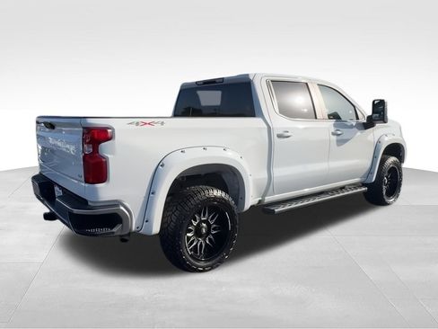 Used 2023 Chevrolet Silverado 1500 LT AWD/4WD image 9