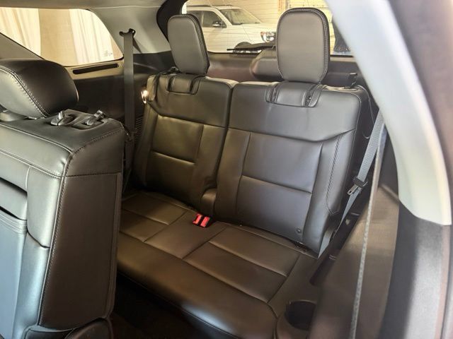 Used 2022 Ford Explorer XLT w/ Equipment Group 202A AWD/4WD image 21