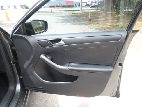 Used 2014 Volkswagen Jetta S image 10
