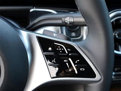 New 2026 Mercedes-Benz GLB 250 4MATIC image 33