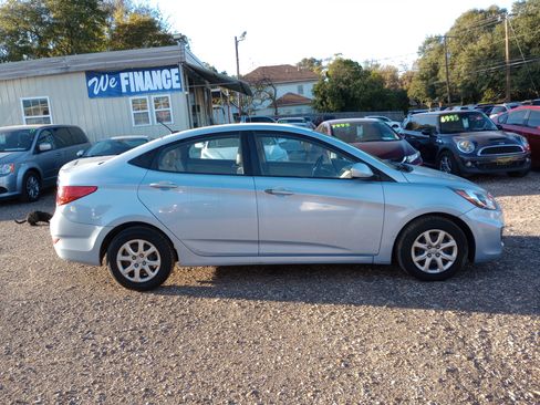 Used 2013 Hyundai Accent GLS image 8