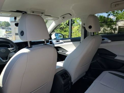 New 2026 Volkswagen Taos SE FWD image 11
