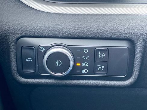 Used 2023 Ford Explorer XLT w/ Equipment Group 202A image 30