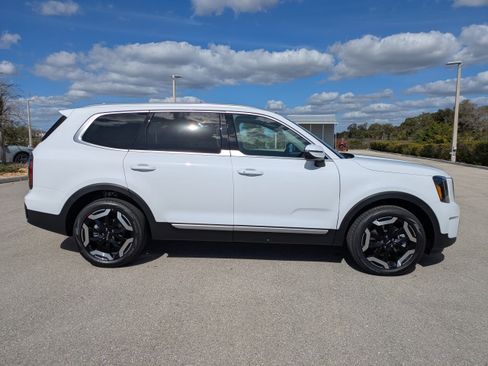 New 2025 Kia Telluride EX w/ EX Captain's Chair Package image 4