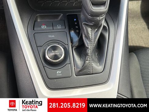 Used 2024 Toyota RAV4 LE AWD/4WD image 20