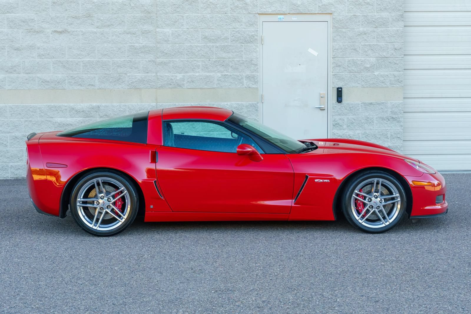 Used 2006 Chevrolet Corvette Z06 w/ Preferred Equipment Group RWD image 31