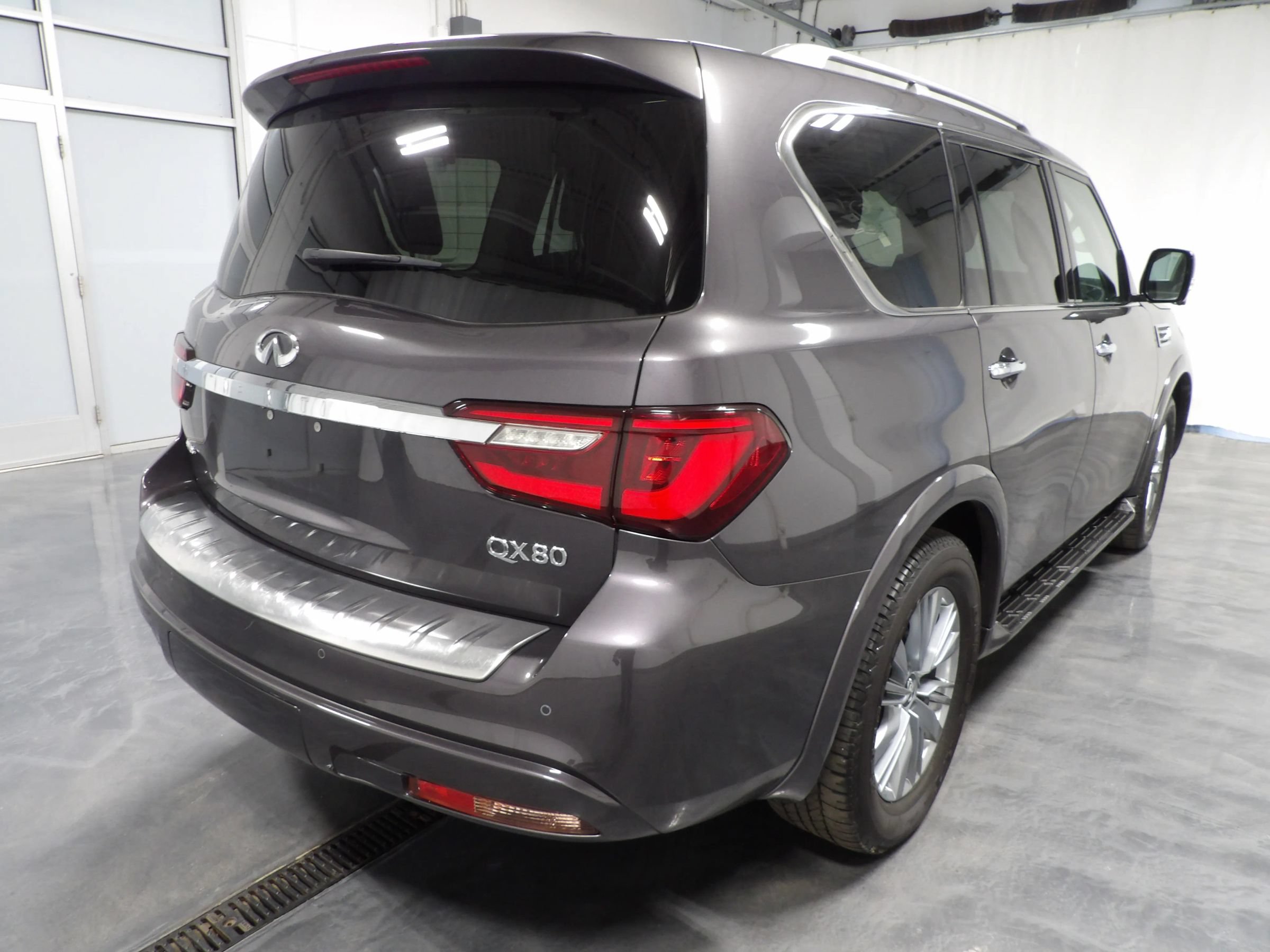 Used 2024 INFINITI QX80 Luxe AWD/4WD image 9