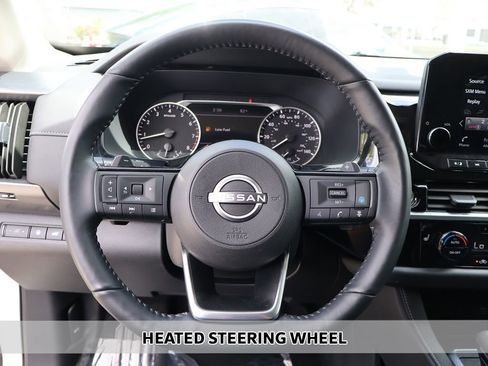 Used 2024 Nissan Pathfinder SL image 8