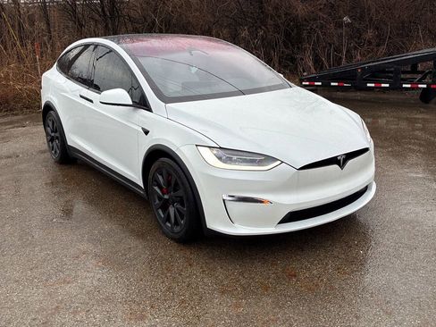 Used 2023 Tesla Model X Plaid image 14