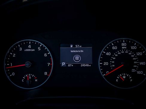 Certified 2022 Kia Seltos EX image 32