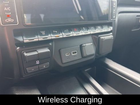 Used 2022 Chevrolet Silverado 2500 High Country image 21