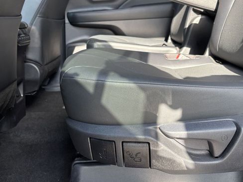 Used 2025 Toyota Grand Highlander XLE image 25