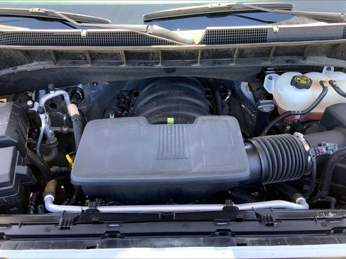 Used 2024 Chevrolet Silverado 1500 LT w/ Z71 Off-Road Package AWD/4WD image 34