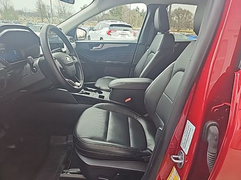 Used 2025 Ford Escape Platinum image 9