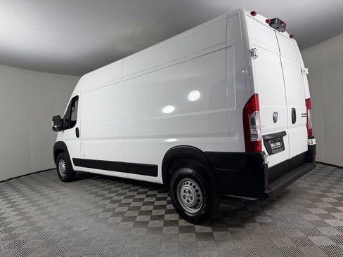 Used 2025 RAM ProMaster 2500 w/ Convenience Group FWD image 8