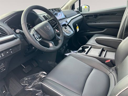 New 2026 Honda Odyssey Touring image 10