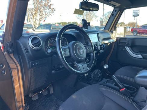 Used 2015 Jeep Wrangler Unlimited Rubicon w/ Dual Top Group image 6
