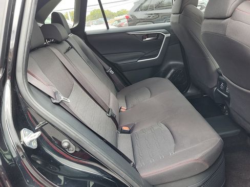 Certified 2023 Toyota RAV4 SE image 33