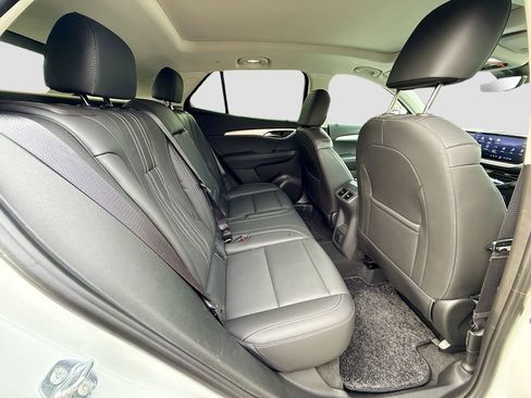 Used 2024 Buick Envision Avenir image 33