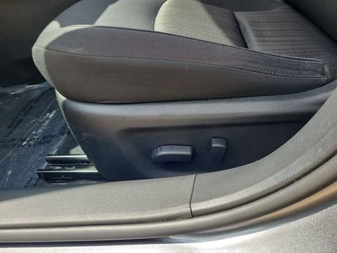 Used 2025 Nissan Altima 2.5 SV FWD image 13