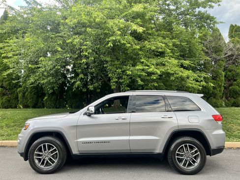 Used 2019 Jeep Grand Cherokee Limited w/ Luxury Group II AWD/4WD image 38