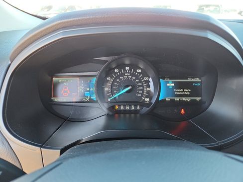 Used 2022 Ford Edge Titanium image 16