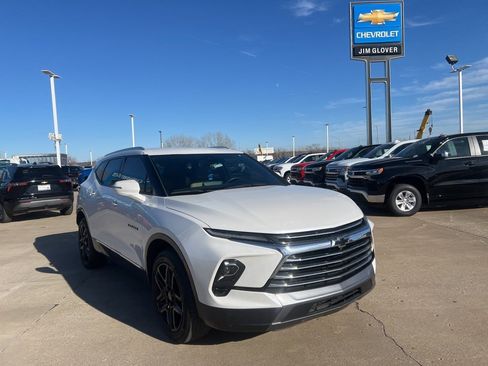 Used 2023 Chevrolet Blazer Premier w/ Driver Confidence II Package image 4