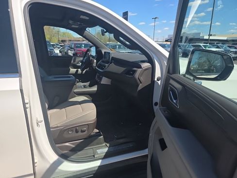 Used 2021 GMC Yukon SLT w/ SLT Luxury Plus Package AWD/4WD image 15