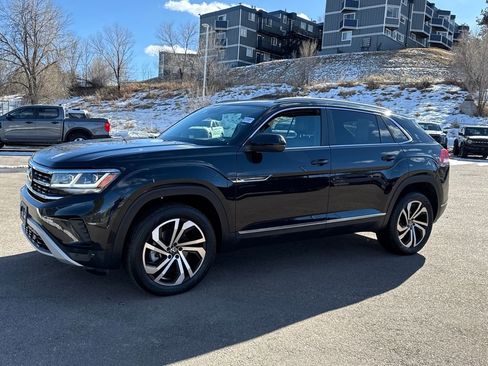 Used 2022 Volkswagen Atlas Cross Sport SEL image 3