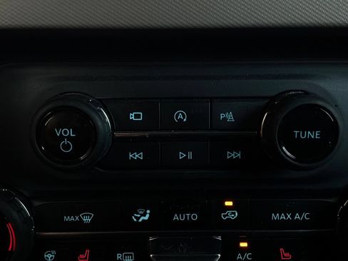 Used 2024 Ford Bronco Wildtrak AWD/4WD image 35