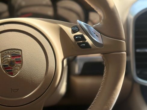 Used 2013 Porsche Cayenne Diesel AWD/4WD image 13