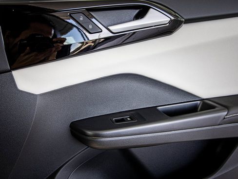 New 2026 Volkswagen Taos S image 42