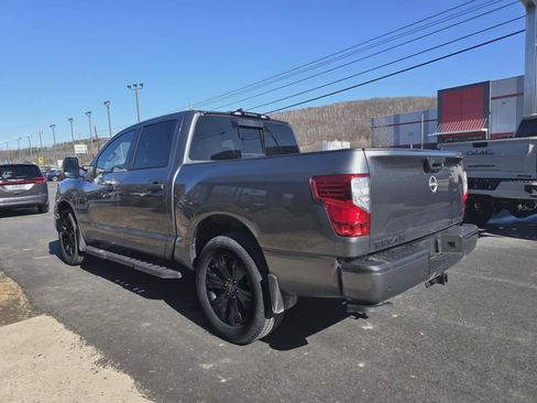 Used 2024 Nissan Titan SV w/ SV Convenience Package image 6