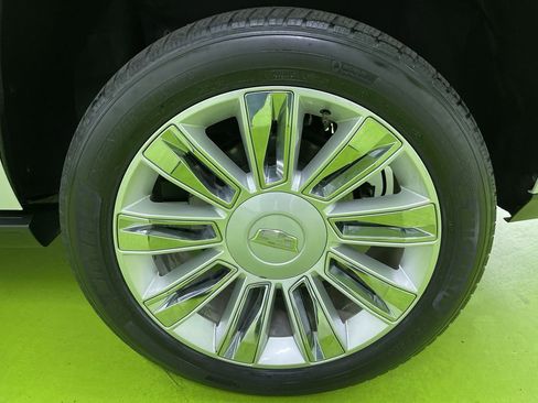 Used 2018 Cadillac Escalade Platinum image 14