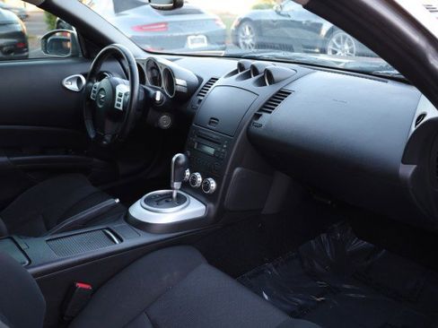 Used 2006 Nissan 350Z Enthusiast w/ (N93) Cargo Convenience Pkg image 33