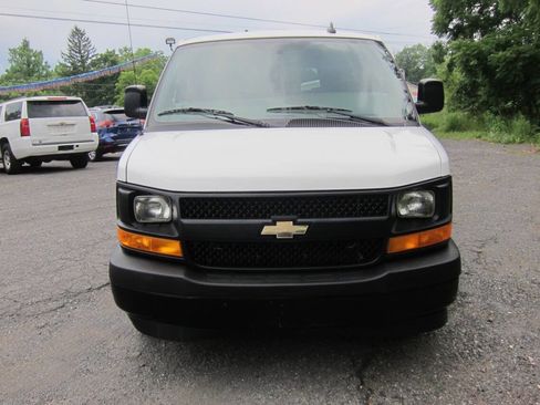 Used 2017 Chevrolet Express 3500 LS image 2