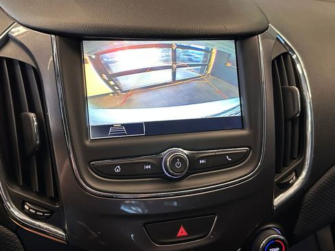 Used 2019 Chevrolet Cruze LS w/ LS Convenience Package FWD image 14