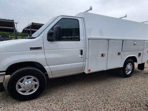 Used 2024 Ford E-350 and Econoline 350 Super Duty w/ Power Windows & Locks Group RWD image 7