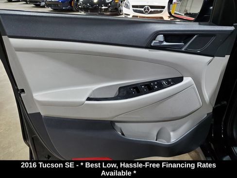 Used 2016 Hyundai Tucson SE w/ Option Group 02 FWD image 8